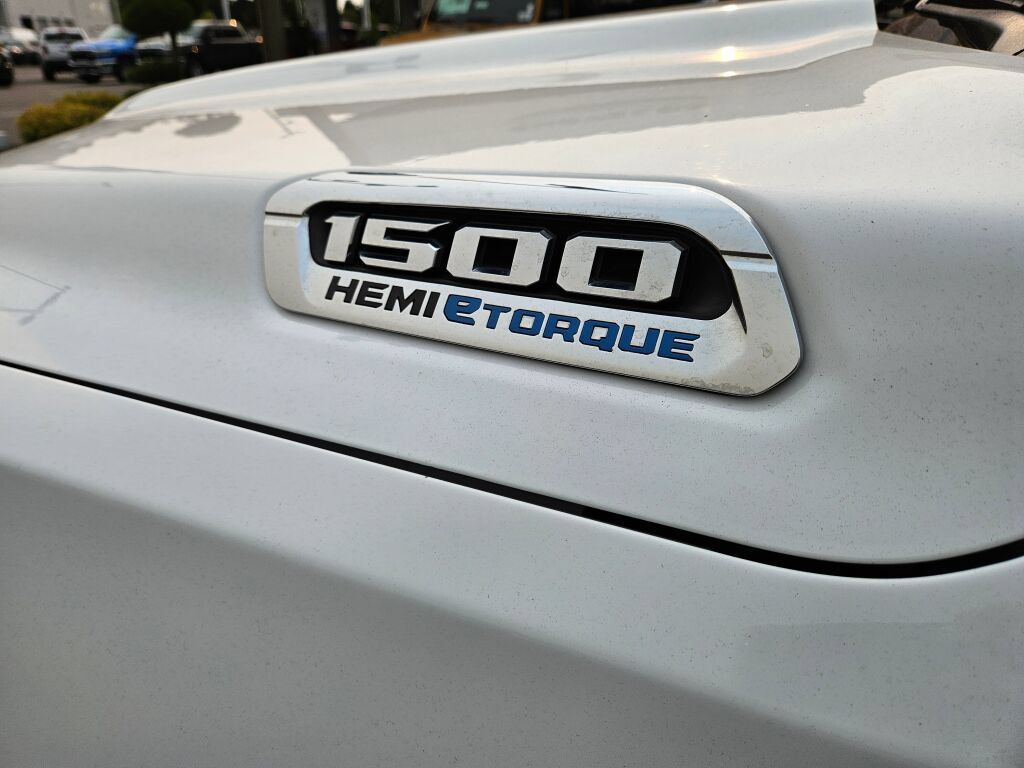 Used 2022 RAM 1500 Limited w/ Body-Colour Bumper Group AWD/4WD image 11
