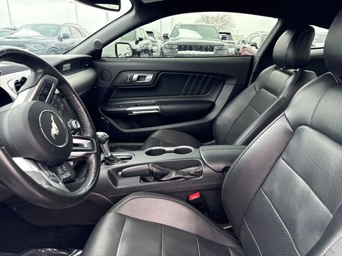 Used 2019 Ford Mustang Premium image 11