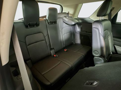 Used 2023 Nissan Pathfinder Platinum w/ Lighting Package (N93) FWD image 14