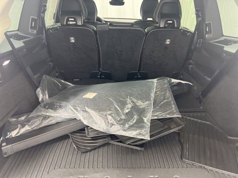 Used 2023 Volvo XC90 B5 Core w/ Climate Package image 9