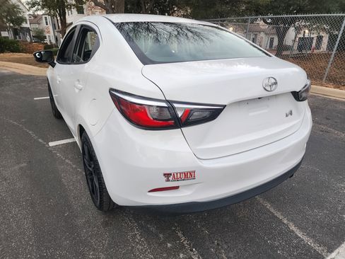 Used 2016 Scion iA image 5