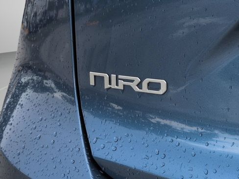 Certified 2023 Kia Niro EX FWD image 16