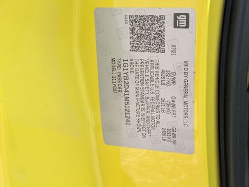 Used 2021 Chevrolet Corvette Stingray Preferred Cpe w/ Engine Appearance Package RWD image 15