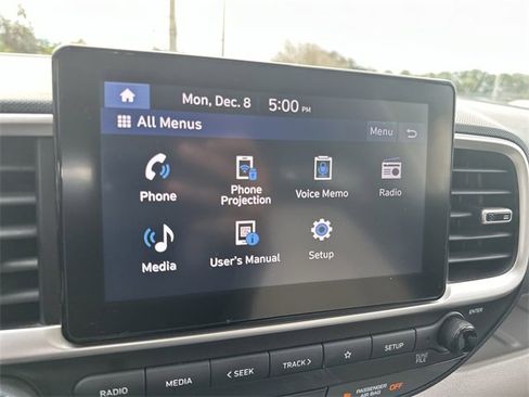 Used 2024 Hyundai Venue SEL image 20