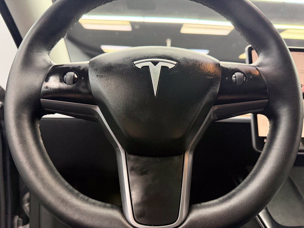 Used 2022 Tesla Model Y Performance AWD/4WD image 22