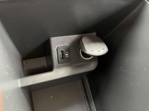 Used 2019 Nissan Rogue SV FWD image 32