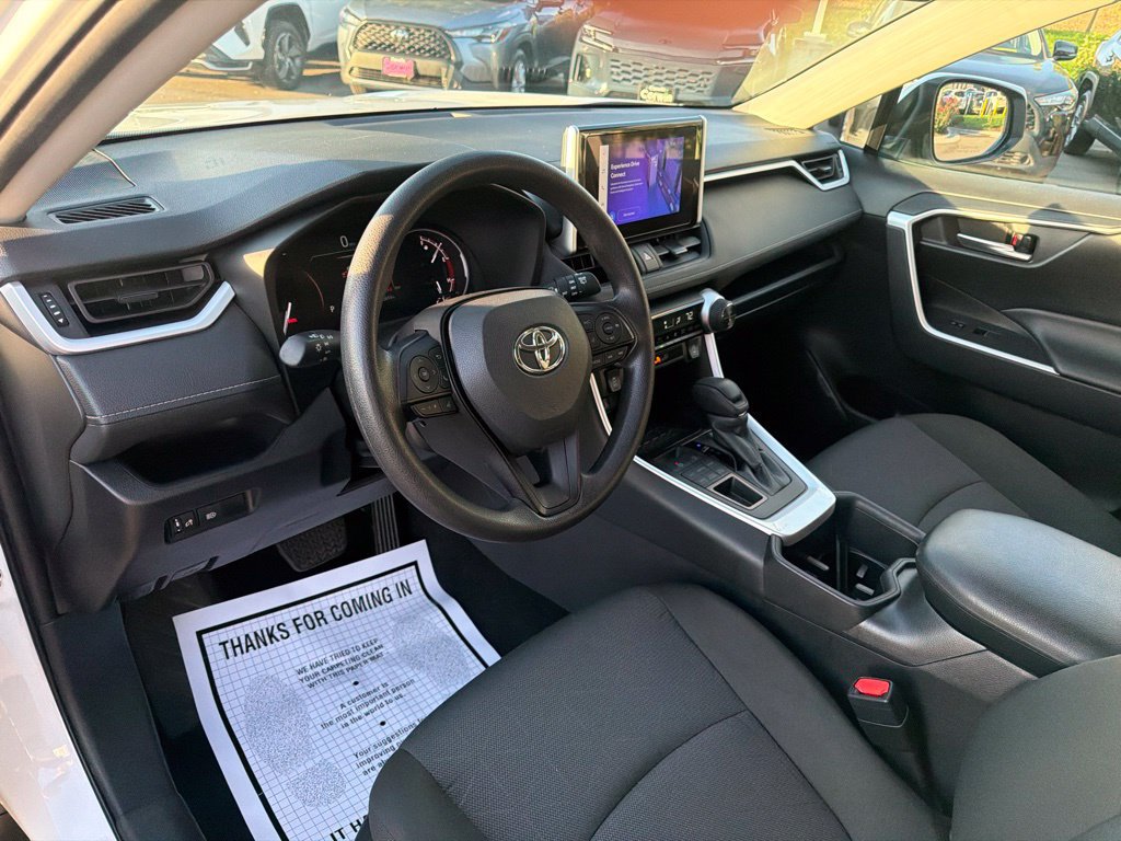 Used 2025 Toyota RAV4 XLE AWD/4WD image 25
