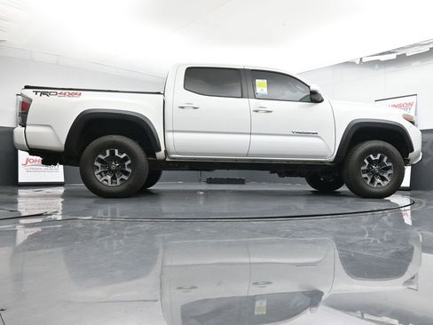 Used 2022 Toyota Tacoma TRD Off-Road w/ Technology Package image 37