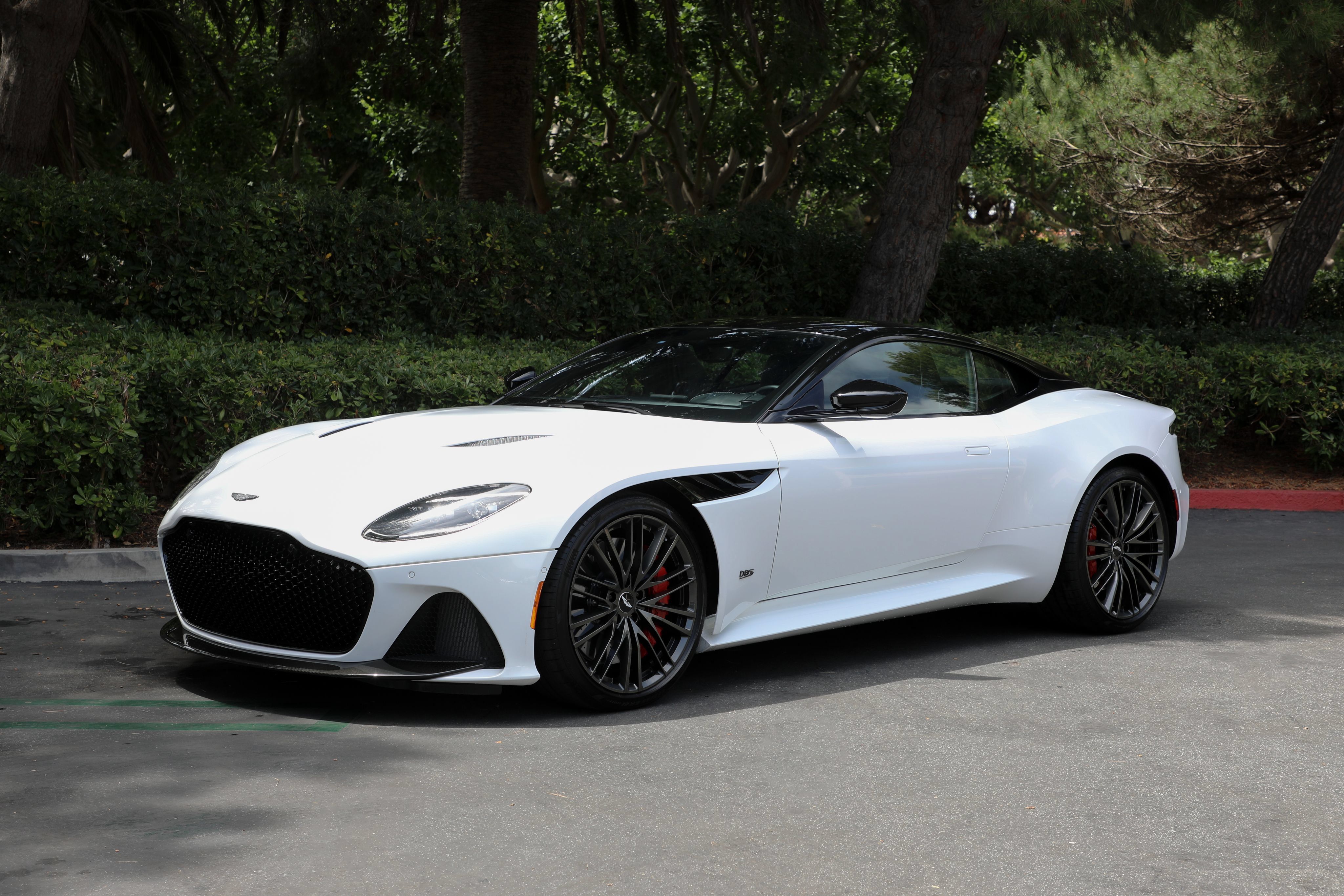 Used 2023 Aston Martin DBS Coupe RWD image 2