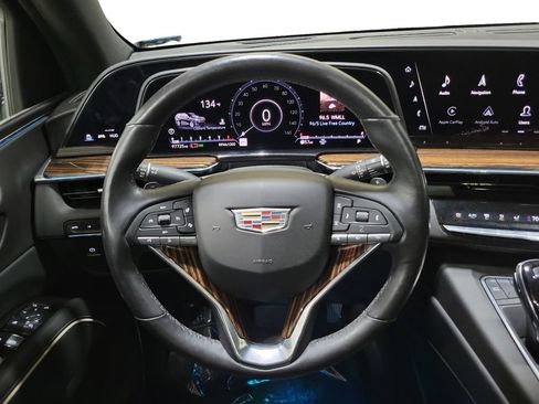 Used 2021 Cadillac Escalade Premium Luxury AWD/4WD image 25
