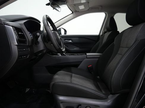 Used 2025 Nissan Rogue SV AWD/4WD image 12