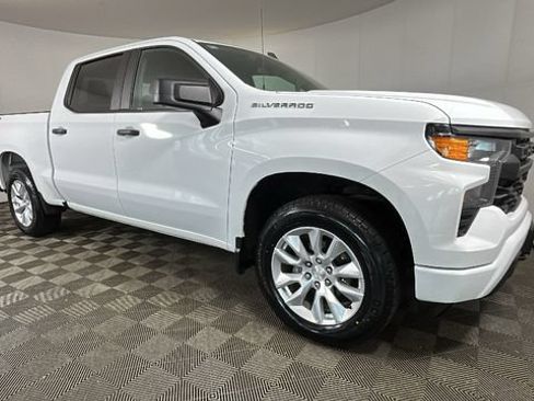 Used 2022 Chevrolet Silverado 1500 Custom AWD/4WD image 2