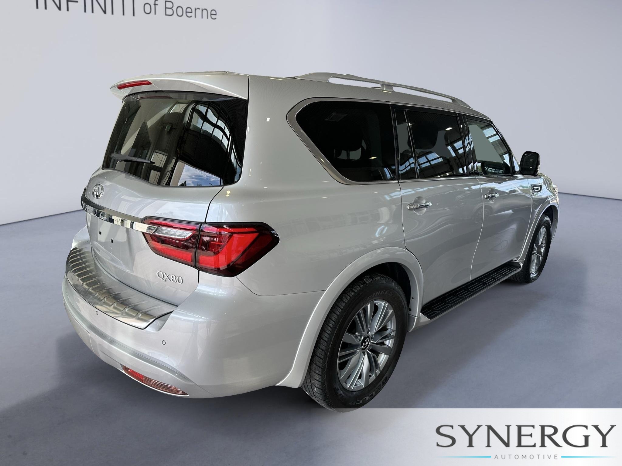 Certified 2023 INFINITI QX80 Luxe w/ All-Season Package AWD/4WD image 6
