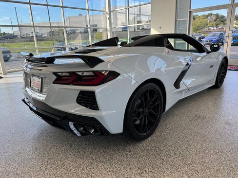 Used 2023 Chevrolet Corvette Stingray Preferred Conv w/ Z51 Performance Package RWD image 3