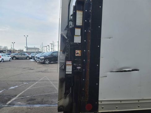 Used 2018 Chevrolet Express 4500 Extended w/ Driver Convenience Package image 25