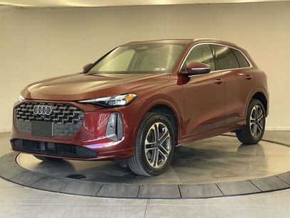Used 2025 Audi Q5 Premium w/ Convenience Package