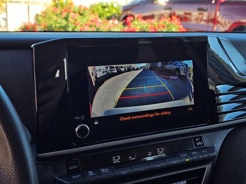 Used 2025 Toyota Camry LE image 30