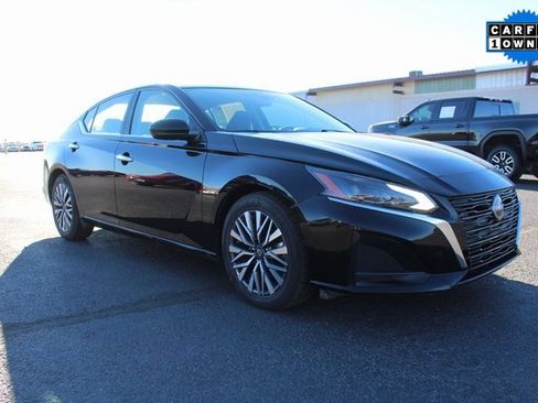 Used 2023 Nissan Altima 2.5 SV image 1
