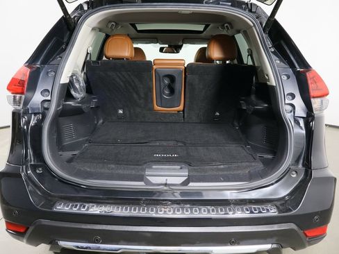 Used 2019 Nissan Rogue SL w/ Premium Package image 18