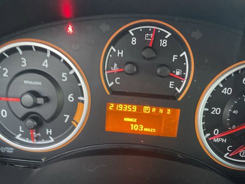 Used 2012 Nissan Titan SV w/ SV Value Truck Pkg image 21