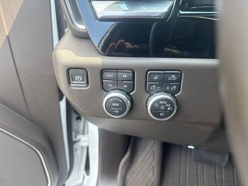 Used 2024 GMC Sierra 1500 SLT w/ SLT Premium Plus Package AWD/4WD image 27