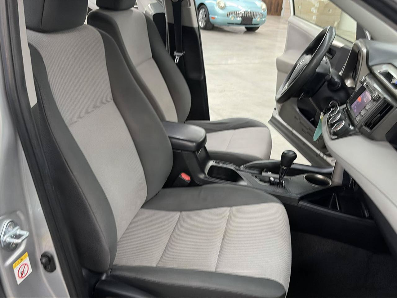 Used 2013 Toyota RAV4 LE FWD image 18