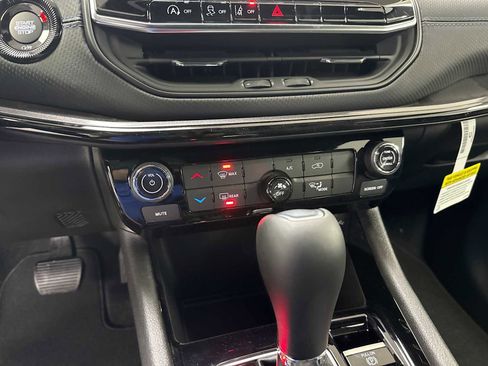 New 2026 Jeep Compass Latitude image 16