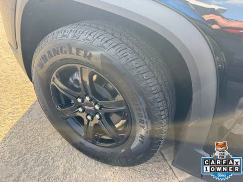 Used 2022 GMC Acadia AT4 w/ Technology Package AWD/4WD image 33