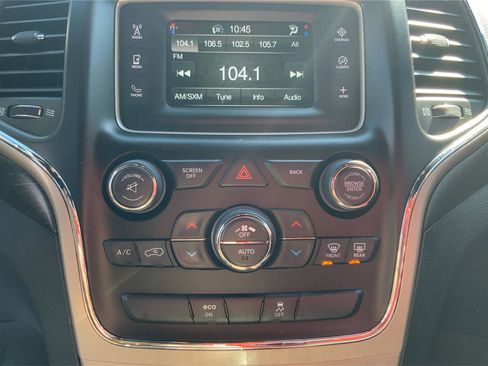 Used 2015 Jeep Grand Cherokee Laredo w/ Quick Order Package 23E image 32