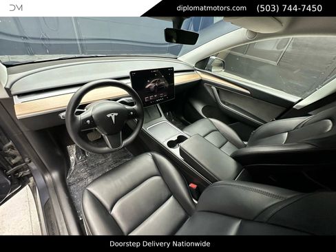 Used 2023 Tesla Model Y Long Range image 17
