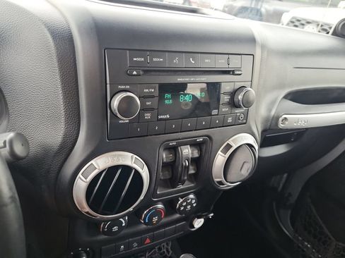 Used 2013 Jeep Wrangler Unlimited Sport AWD/4WD image 28