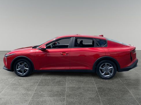 Used 2025 Kia K4 FWD image 2