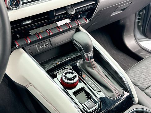 Used 2024 GMC Canyon AT4X image 11