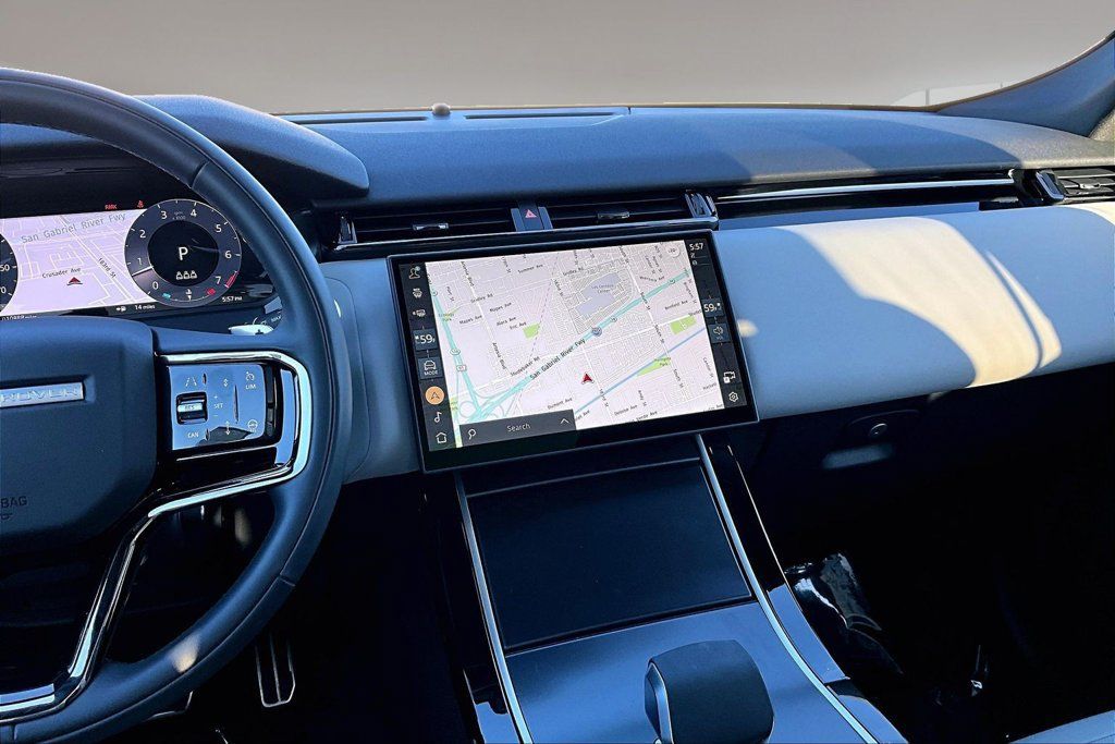 Certified 2026 Land Rover Range Rover Velar Dynamic SE AWD/4WD image 9