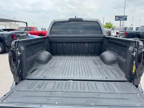 Used 2020 Toyota Tundra SR5 w/ SR5 Leather Package AWD/4WD image 7