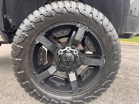 Used 2015 GMC Sierra 2500 Denali w/ Duramax Plus Package AWD/4WD image 30
