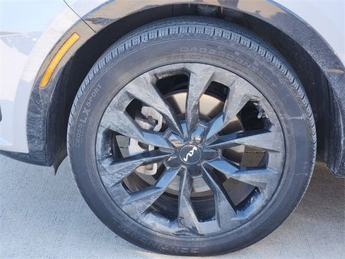 Used 2023 Kia Sorento SX image 9