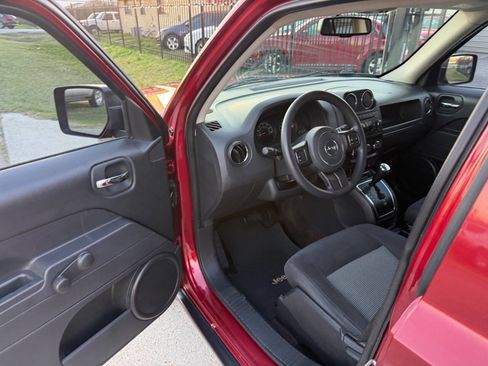 Used 2017 Jeep Patriot Sport image 11