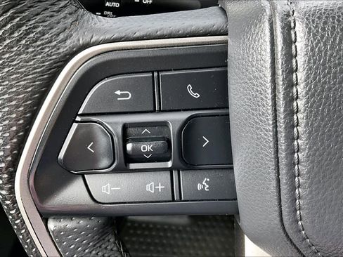 Used 2025 Toyota Tundra Limited AWD/4WD image 21