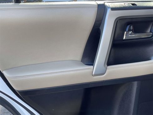 Used 2018 Toyota 4Runner SR5 image 8