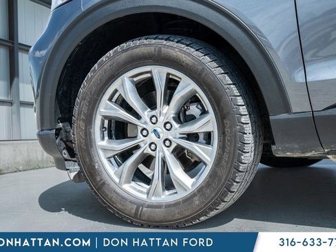 Used 2022 Ford Explorer XLT w/ Equipment Group 202A AWD/4WD image 35