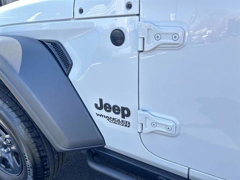Used 2021 Jeep Wrangler Sport AWD/4WD image 10