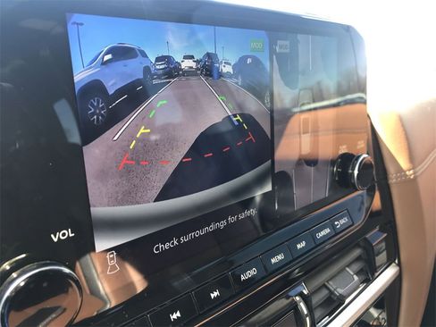 Used 2024 Nissan Pathfinder Platinum w/ Cargo Package image 16