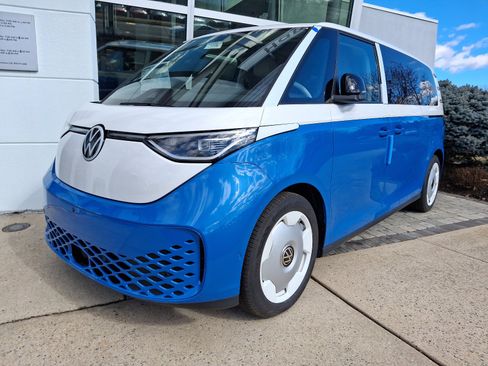 Used 2025 Volkswagen ID. Buzz 1st Edition image 3
