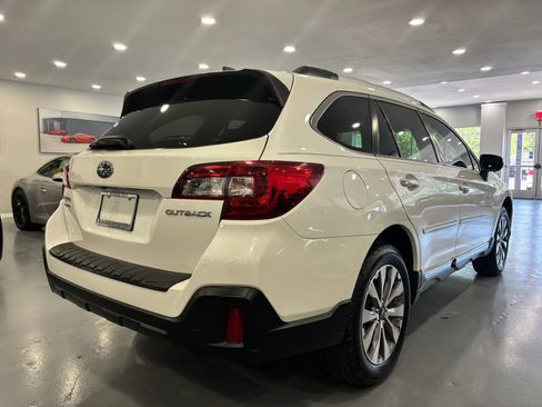 Used 2019 Subaru Outback 2.5i Touring AWD/4WD image 7