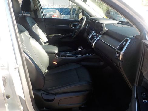 Used 2021 Kia Sorento EX w/ EX AWD X-Line Package image 16