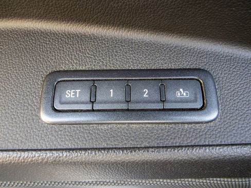 Used 2017 Chevrolet Suburban LT image 12