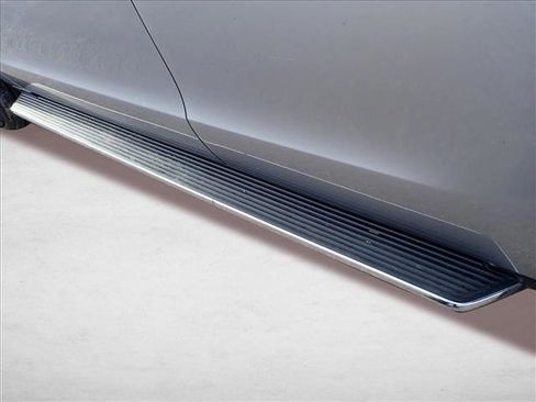 Used 2023 Ford Expedition XLT image 8