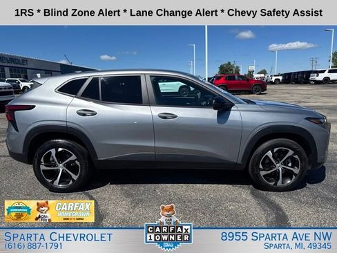Used 2024 Chevrolet Trax RS w/ Driver Confidence Package FWD image 2