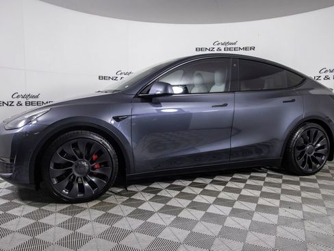 Used 2022 Tesla Model Y Performance image 10